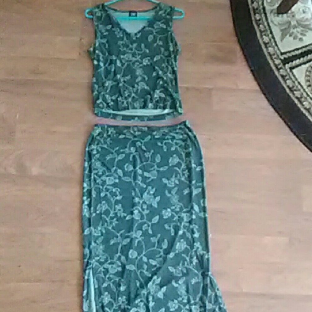 Shirt and skirt set